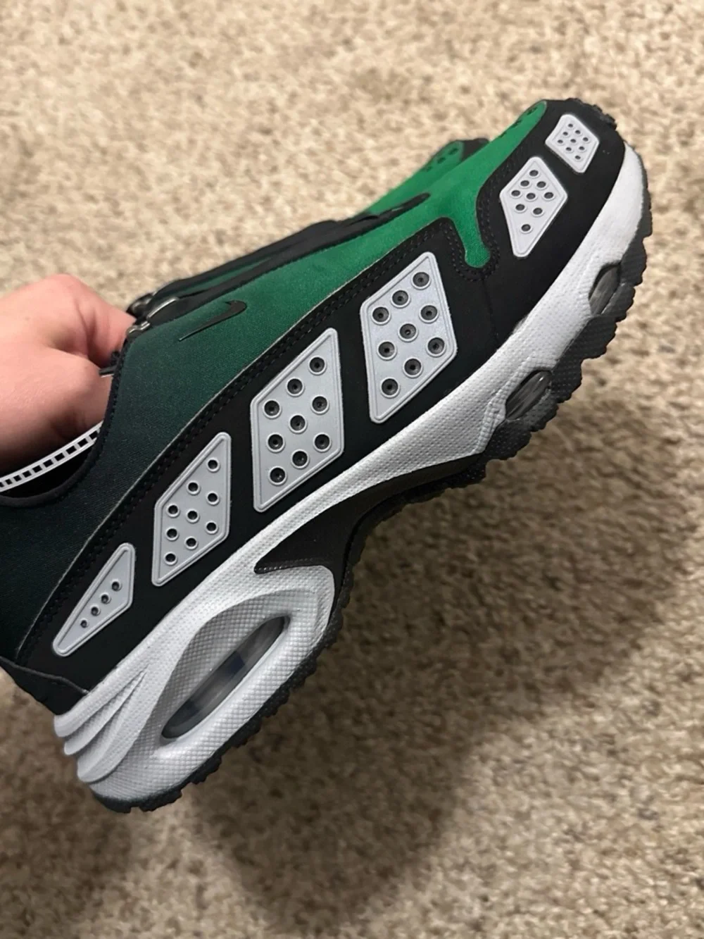 NWOT NIKE AIR MAX SNEAKERS